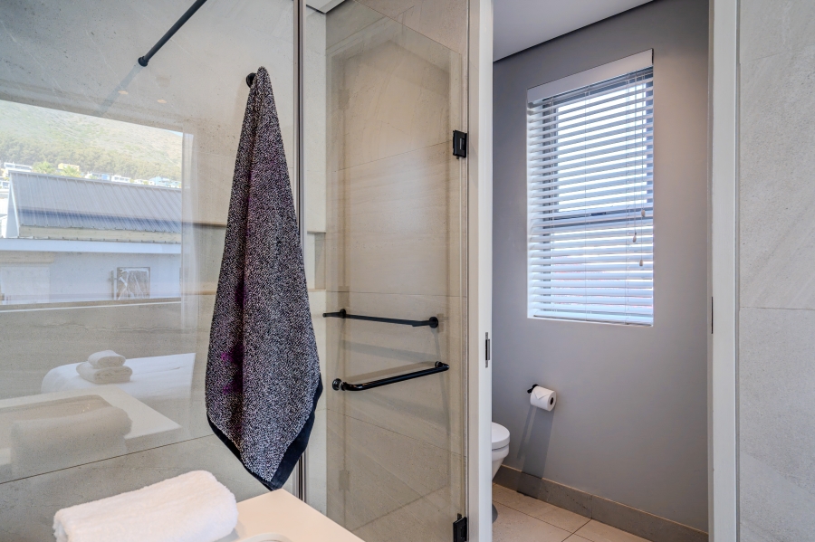 2 Bedroom Property for Sale in Green Point Western Cape